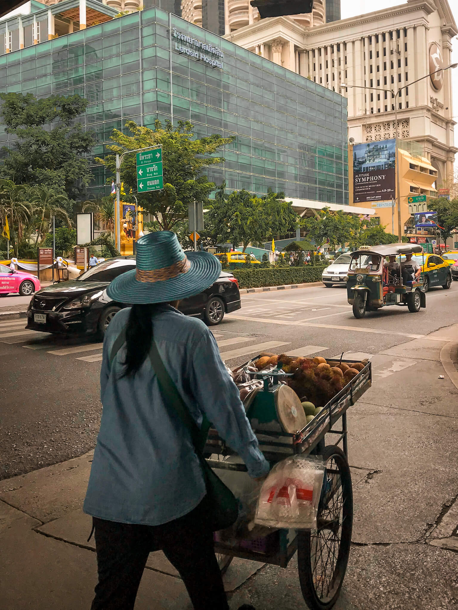 VISIT THAILAND BE HAPPY visual data 3